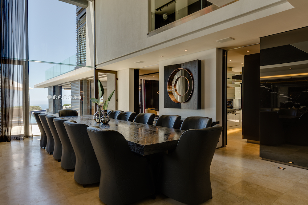 Luxury Moondance Villa in Fresnaye Cape Town