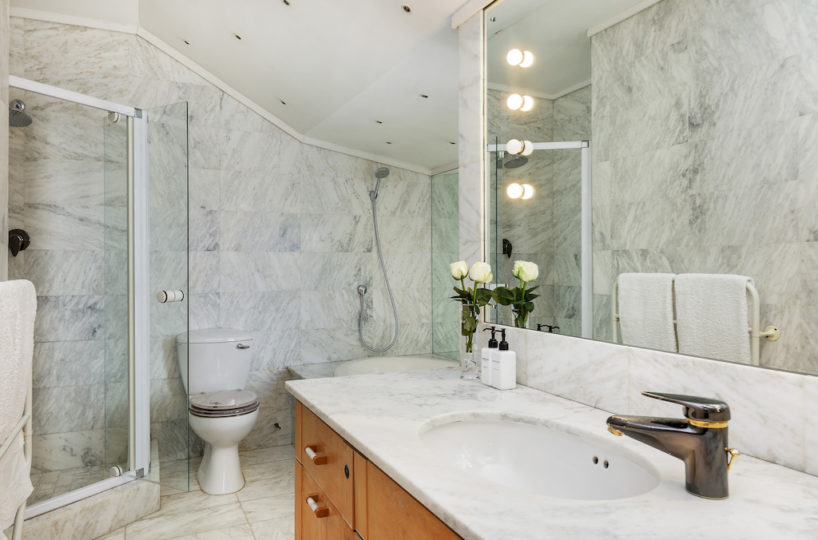 Clifton Beach House Marble Bathroom