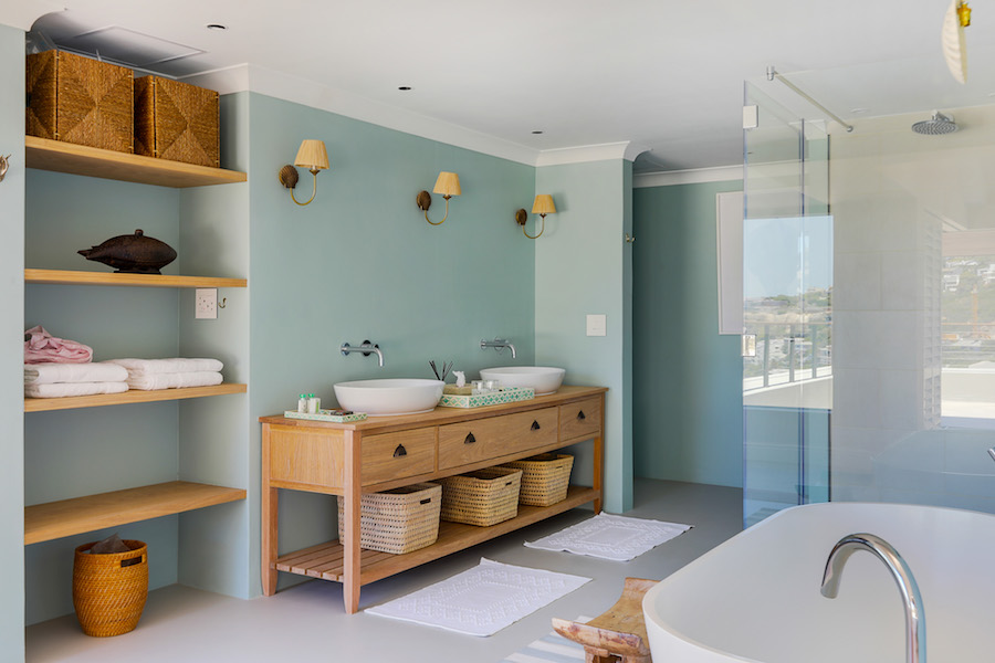 Beautiful large en-suite bathroom - beach house - Lladudno