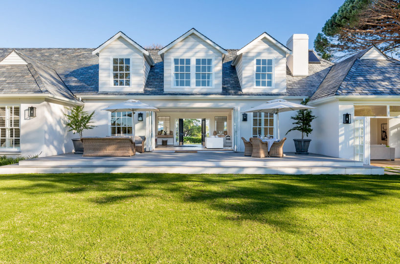 6 bedroom villa in Constantia