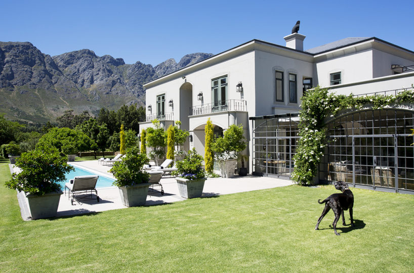 6 bedroom private villa in Franschhoek with pool and tennis court