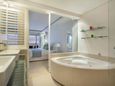 CLIFTON VIEWS 3 BEDROOM APARTMENT WITH POOL
