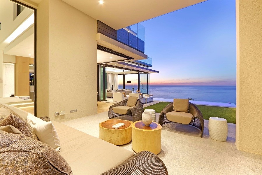 5 bedroom Bantry Bay Villa