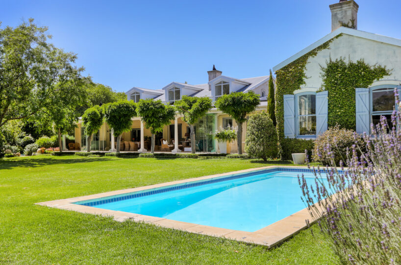 Villa Badgemore, Constantia villa, 6 bedroom, Family friendly, pool