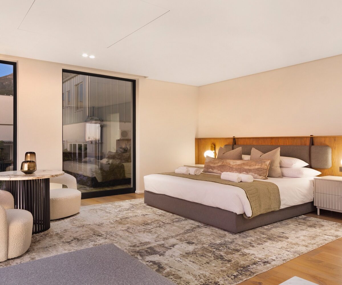 6 bedroom Camps Bay Private Villa