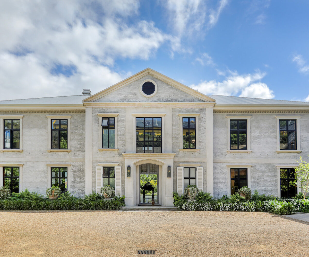 Villa Exeter, Bishopscourt, 5 bedroom, mountain view, family holiday home