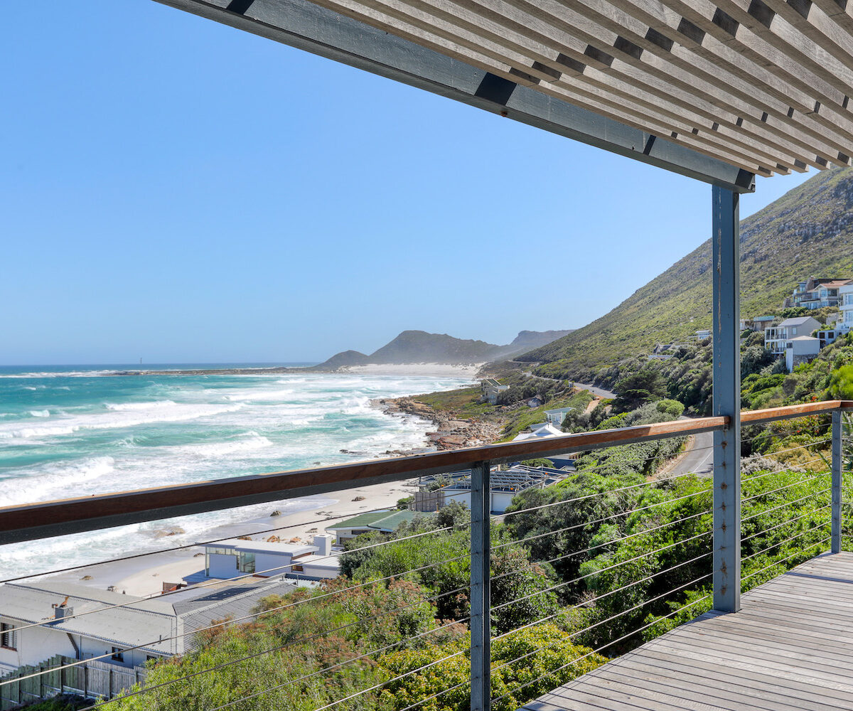 Misty Cliffs Dream