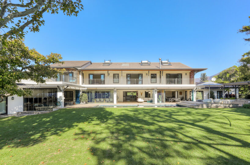 Villa rental Constantia